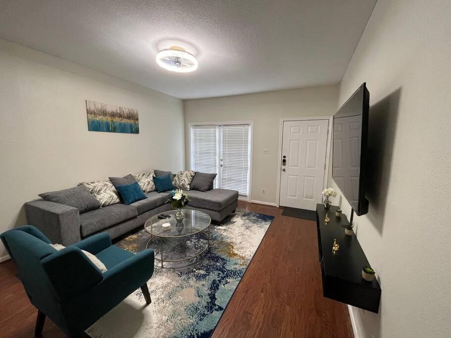 Home Away From Home-Cozy 2 Bdrm Condo/Med Cntr/Nrg ฮูสตัน ภายนอก รูปภาพ