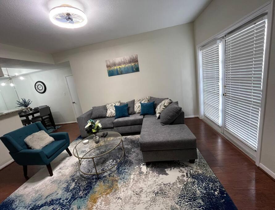 Home Away From Home-Cozy 2 Bdrm Condo/Med Cntr/Nrg ฮูสตัน ภายนอก รูปภาพ