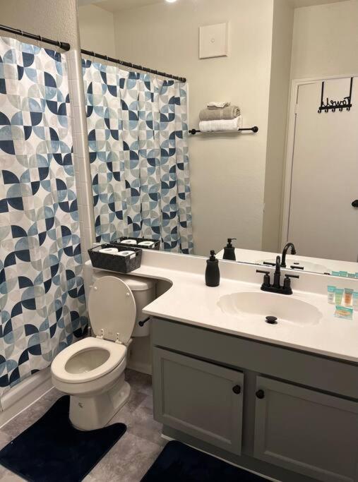 Home Away From Home-Cozy 2 Bdrm Condo/Med Cntr/Nrg ฮูสตัน ภายนอก รูปภาพ
