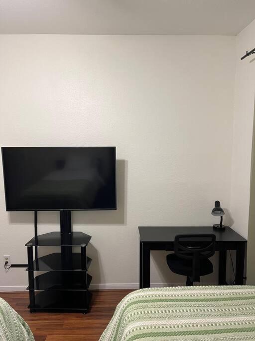 Home Away From Home-Cozy 2 Bdrm Condo/Med Cntr/Nrg ฮูสตัน ภายนอก รูปภาพ