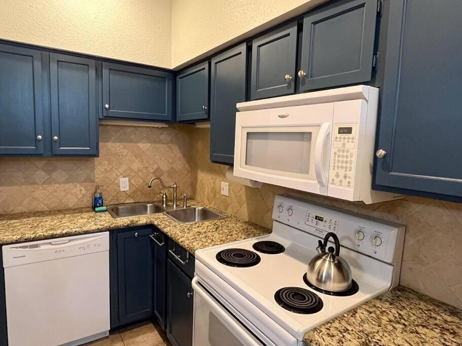Home Away From Home-Cozy 2 Bdrm Condo/Med Cntr/Nrg ฮูสตัน ภายนอก รูปภาพ